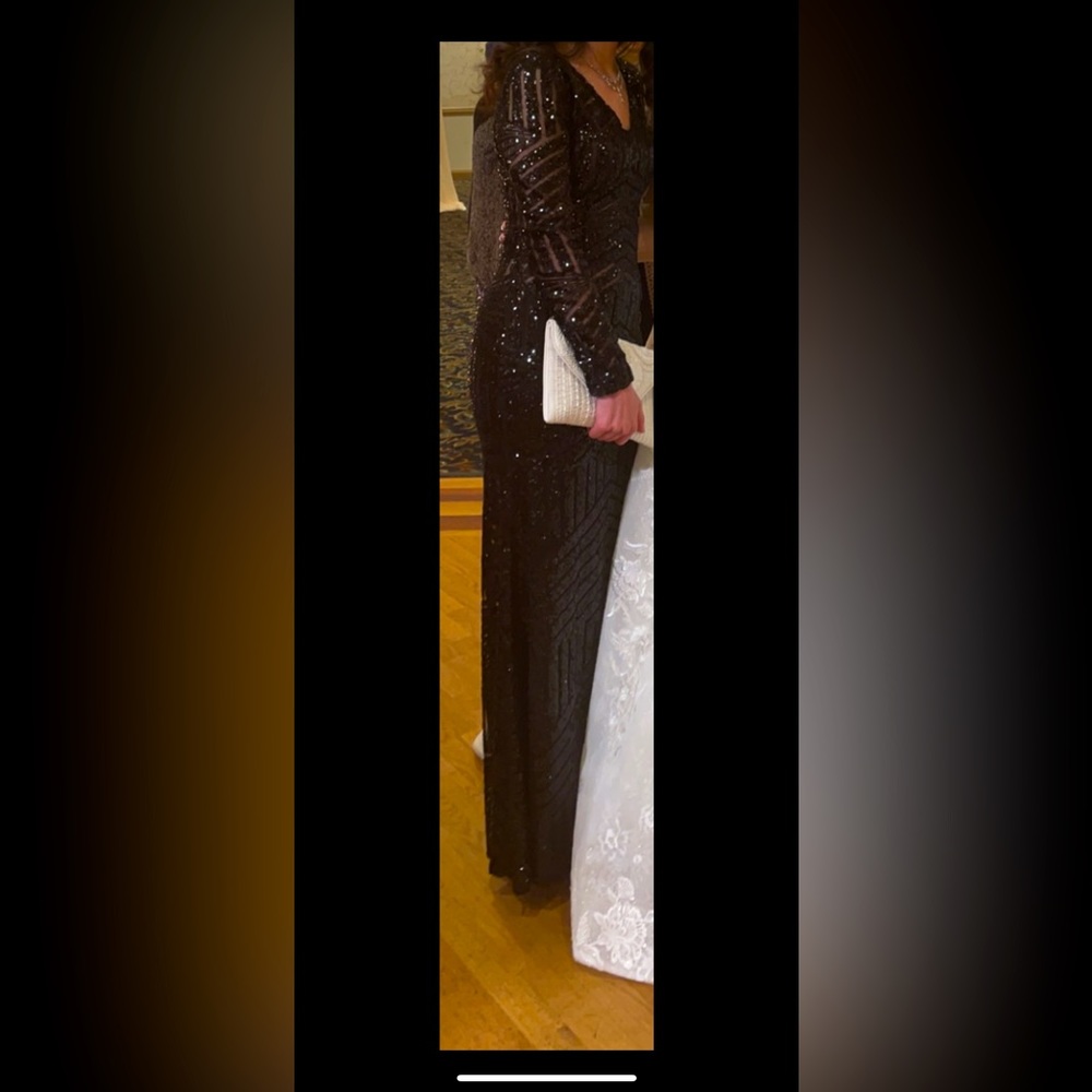 Blck sequence dress US size 4 women. Worn once and in great condition!